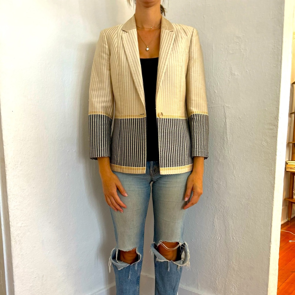 Elizabeth & James size 4 blazer